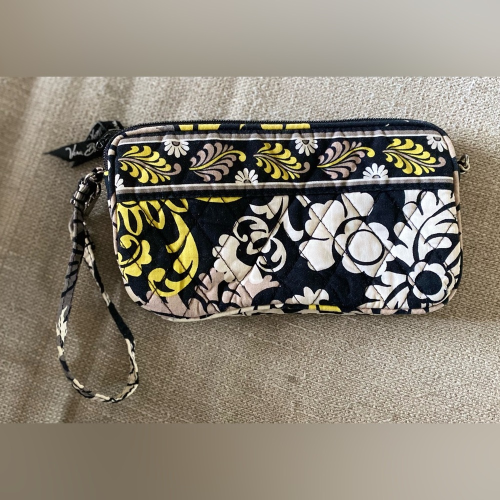 Vera Bradley Bourque Wristlet. EUC. 7.5 x4x 2. 
Yellow, black and white detail.